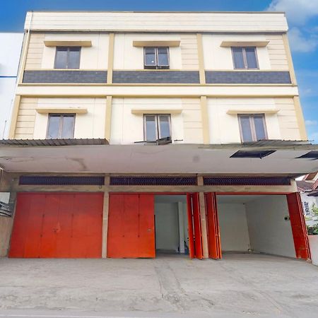 Hotel RedDoorz Syariah near AP Pettarani 3 Makasar Zewnętrze zdjęcie