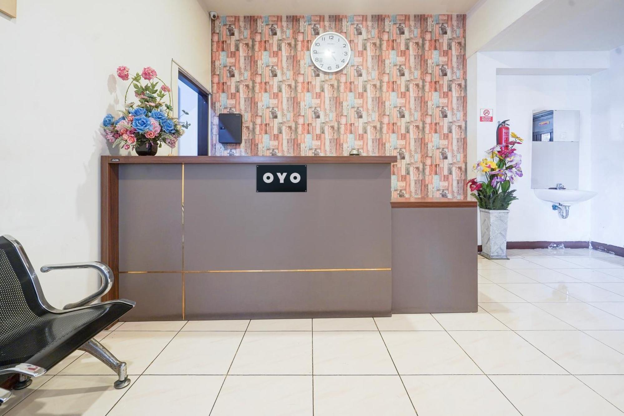 Hotel RedDoorz Syariah near AP Pettarani 3 Makasar Zewnętrze zdjęcie