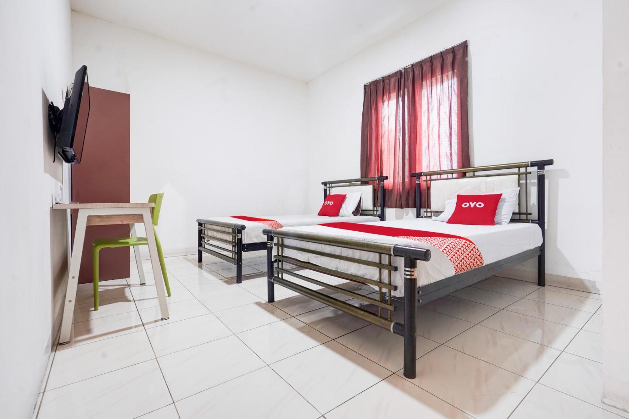 Hotel RedDoorz Syariah near AP Pettarani 3 Makasar Zewnętrze zdjęcie