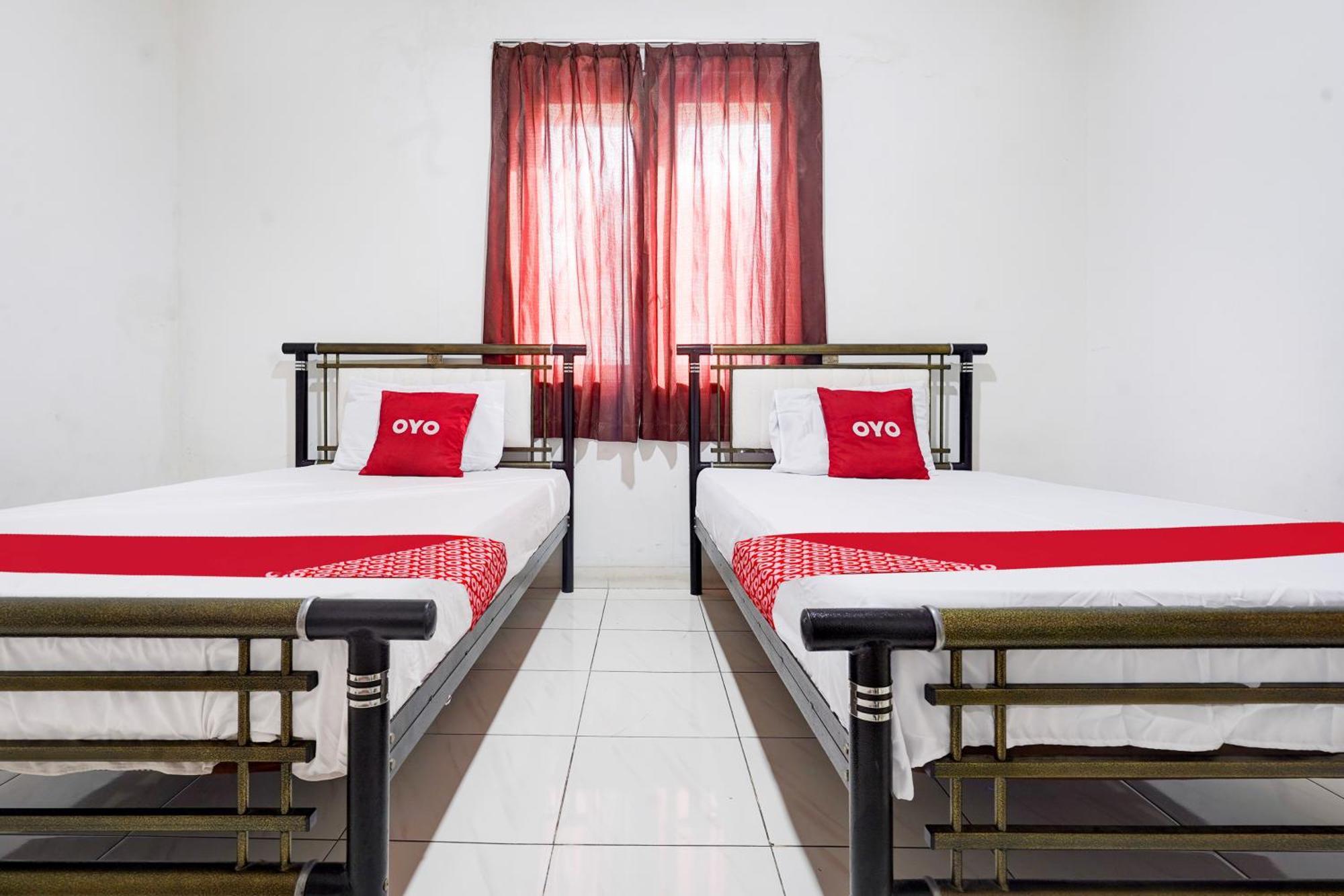 Hotel RedDoorz Syariah near AP Pettarani 3 Makasar Zewnętrze zdjęcie