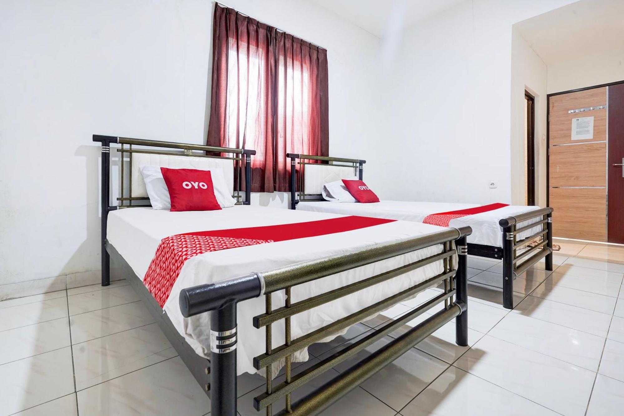 Hotel RedDoorz Syariah near AP Pettarani 3 Makasar Zewnętrze zdjęcie