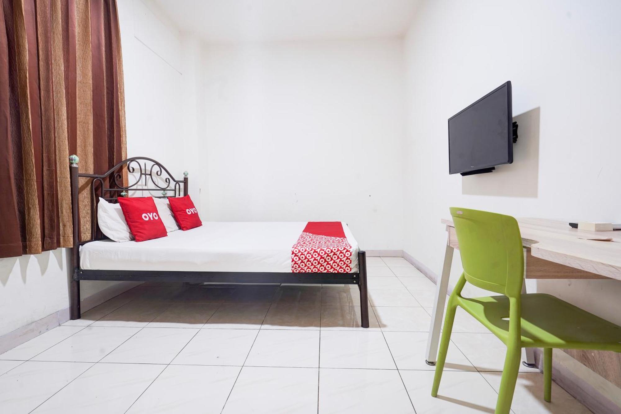 Hotel RedDoorz Syariah near AP Pettarani 3 Makasar Zewnętrze zdjęcie